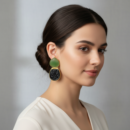 La Diamantes | Green Quartz & Black Onyx Carved Dangler Earrings