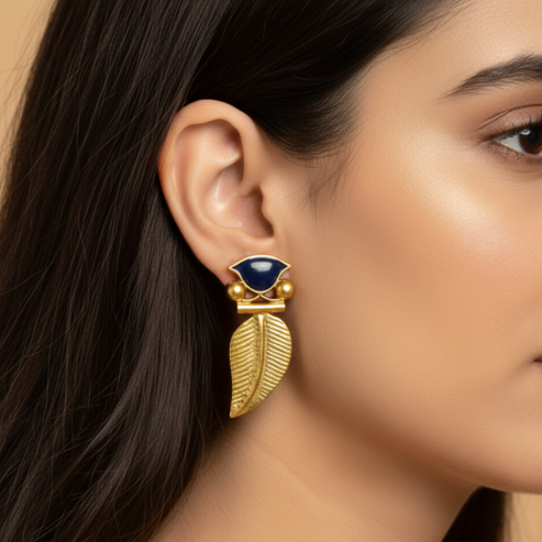 La Diamantes | Midnight Leaf Charm Earrings