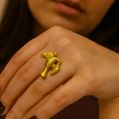 La Diamantes | Golden Soar Bird Motif Silver Ring