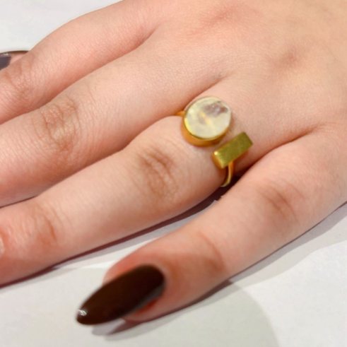La Diamantes | Lunar Balance Moonstone Gold-Plated Silver Ring