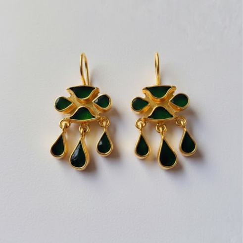 La Diamantes | Green Glass Drop Charm Earrings